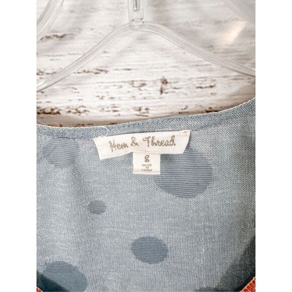 Hem & Thread Women's Distressed Color Block Short Sleeve Shirt Blue White Small - Picture 7 of 12